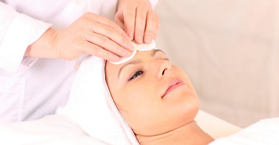 Facial + Eyebrows & Upper Lip Threading Or Classic Manicure & Pedicure Dubai