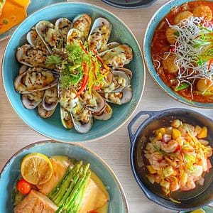 Premium Seafood Night With Beverages; Child (Aed 120)