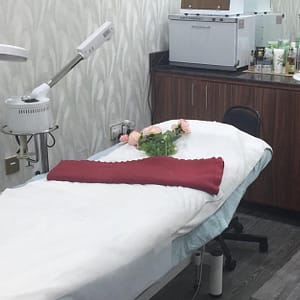 Relax With 40 Or 60-Minute Moroccan Bath Or Facial At Sumr Gents Salon Dubai