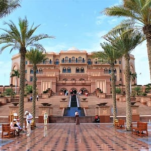 Abu Dhabi: Day Trip from Dubai including City Tour and Sheikh Zayed Mosque at Dubai Marina Mall