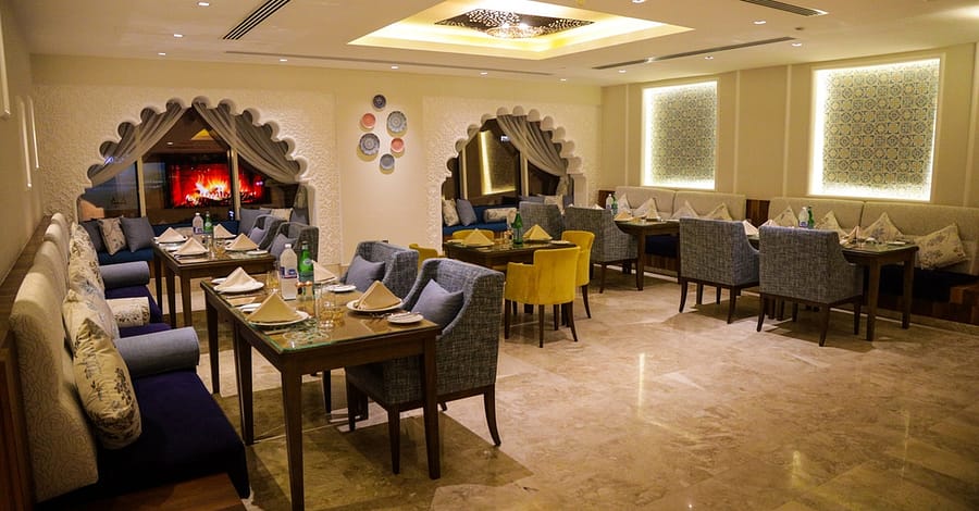 Aed 100 Toward Food And Drinks Dubai
