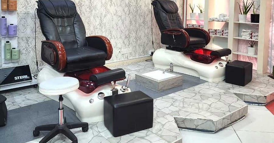 Pamper Yourself With One Session Of Classic Or Gel Mani-Pedi Dubai