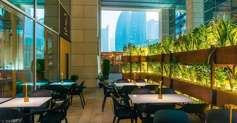 Choice Of Pizza(S) For Four People With House Beverages Dubai