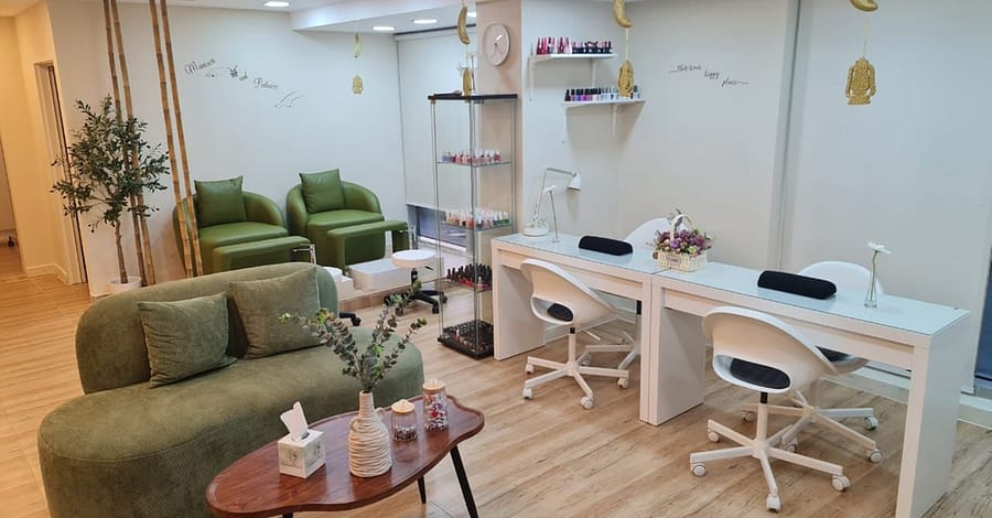 Gelish Mani & Pedi Or Mani-Pedi W/ Wash & Blowdry Abu Dhabi