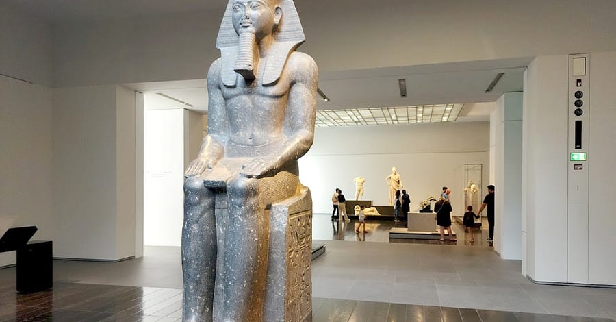 Qasr Al Watan And Louvre Museum At Peace Land Travel And Tourism Dubai