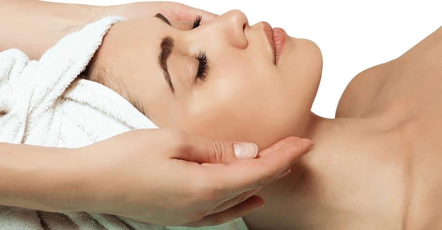 60-Minute Dr. Renaud Azulene Treatment Package At Mad Lillies Salon Dubai