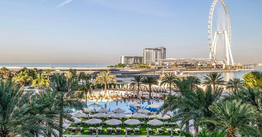 Have A Fun Saturday: Brunch With Pool And Beach Access Dubai