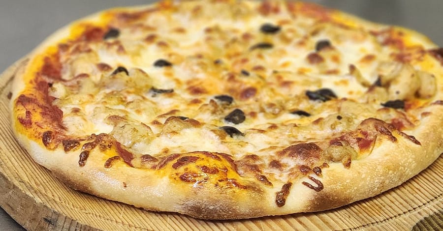 Pick Appetizer And Pizzas From Menu Dubai