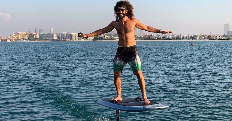 Embark On 30-Minute Electric Hydrofoil Sessions For One Or Two People Dubai
