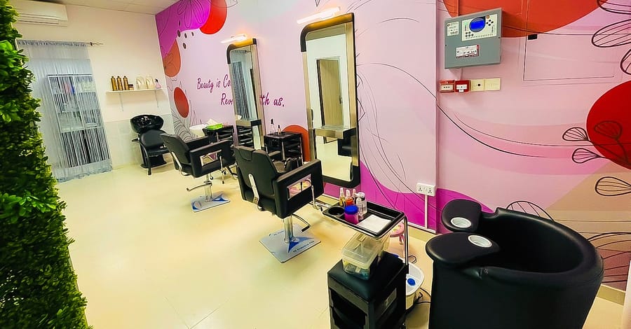 Glow Boosting One Or Two Sessions Of Hydra Facial With Rf Tightening Dubai