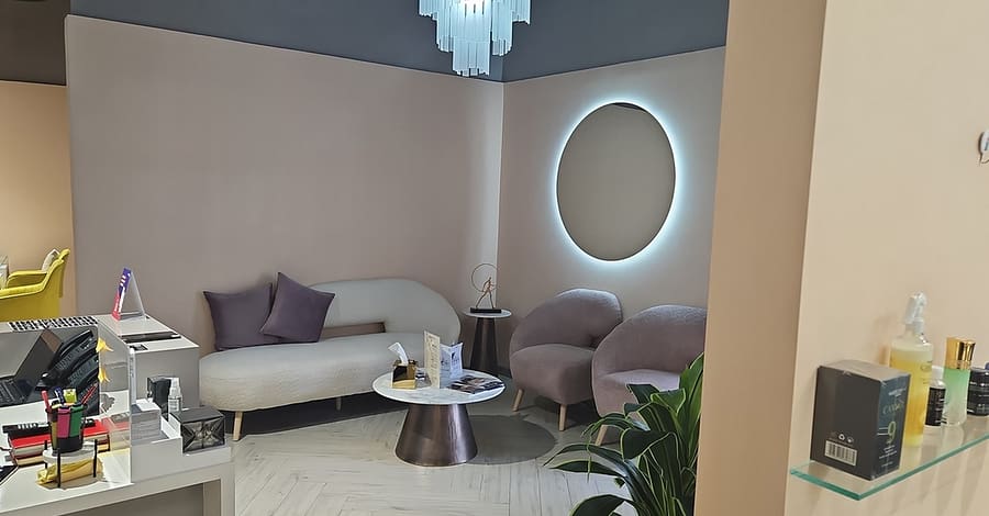 Luxurious Eyelash Extensions W/ Threading & Tinting For Flawless Look! Dubai