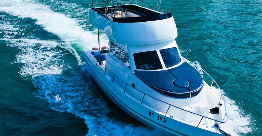 Luxury Yacht Rentals For 1-3 Hours Dubai
