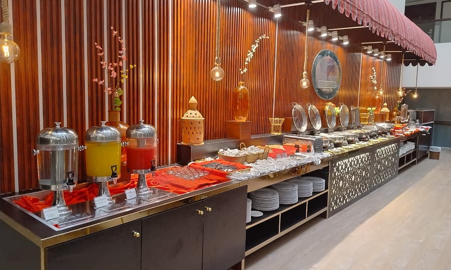 Luxurious Accommodations With Prime Location And Culinary Excellence Dubai