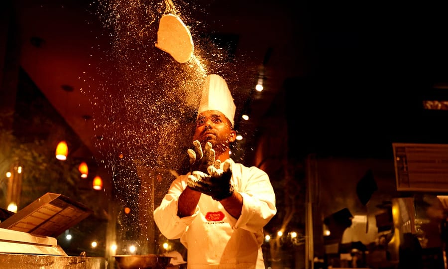 Enjoy A Classic Or Premium 12-Inch Or 16-Inch Pizza Dubai